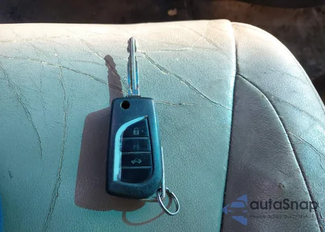 2009 Toyota Sienna Xle from USA, damaged, VIN 5TDZK22CX9S238114